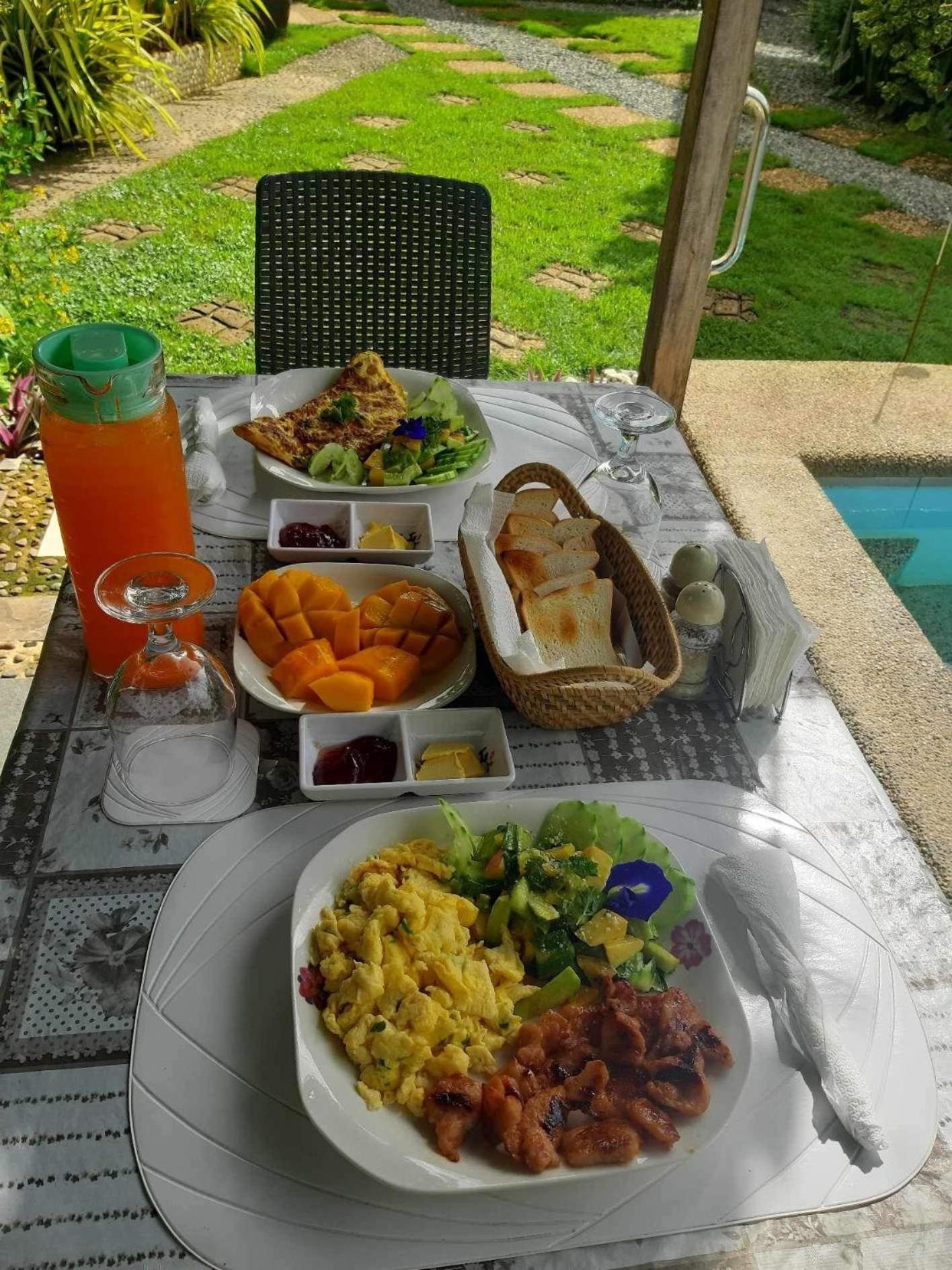 Casas De Ruumar Bed And Breakfast-Bar-Two Rooms For Family Available Clarin (Bohol) Exterior foto